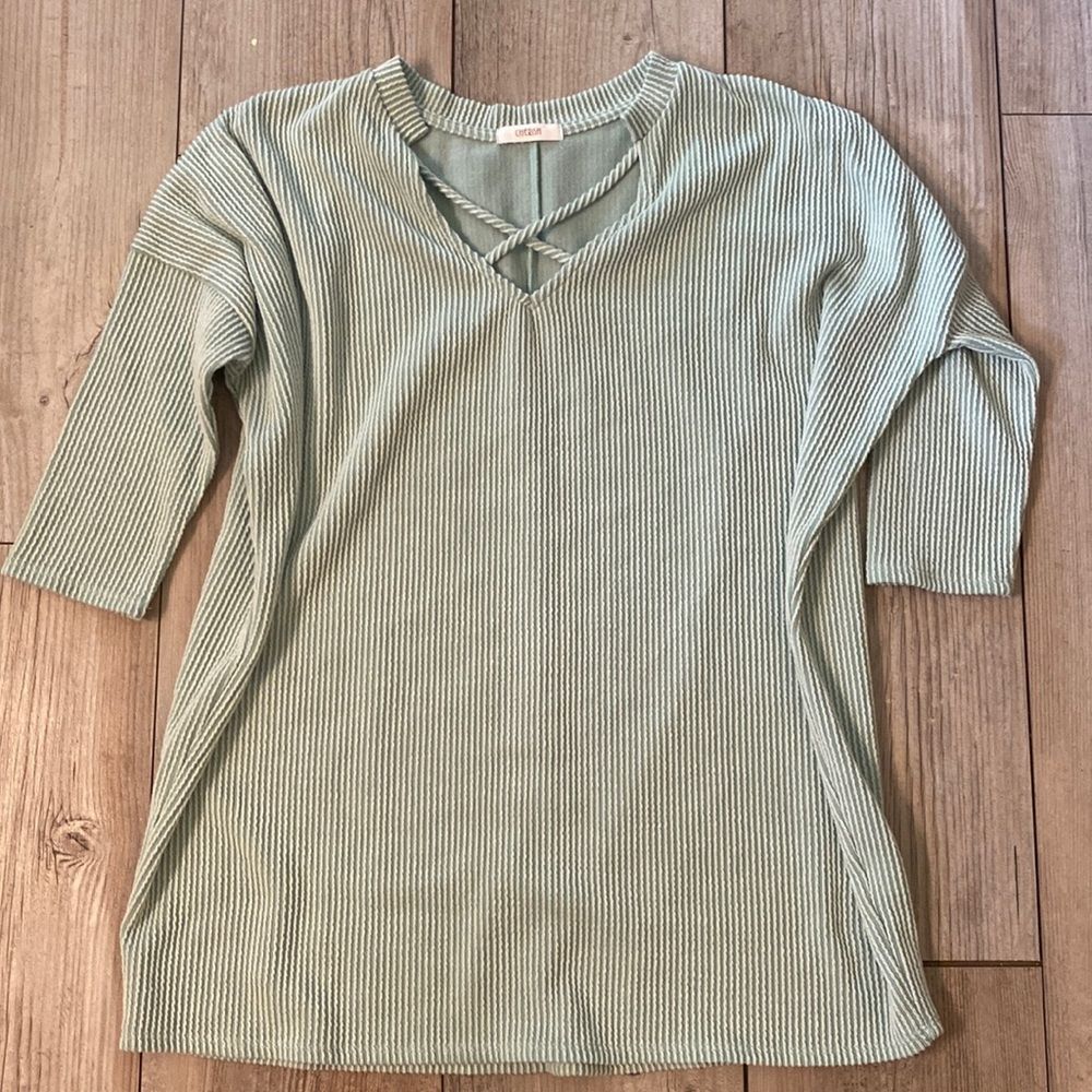 Cherish Mint Green Like New Searsucker Top Size Medium
